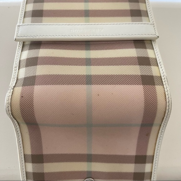 BURBERRY // Pink Nova Check Compact Wallet - Picture 2 of 6